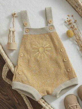 NWOT Wyld Bub Sunshine Romper 3-6m